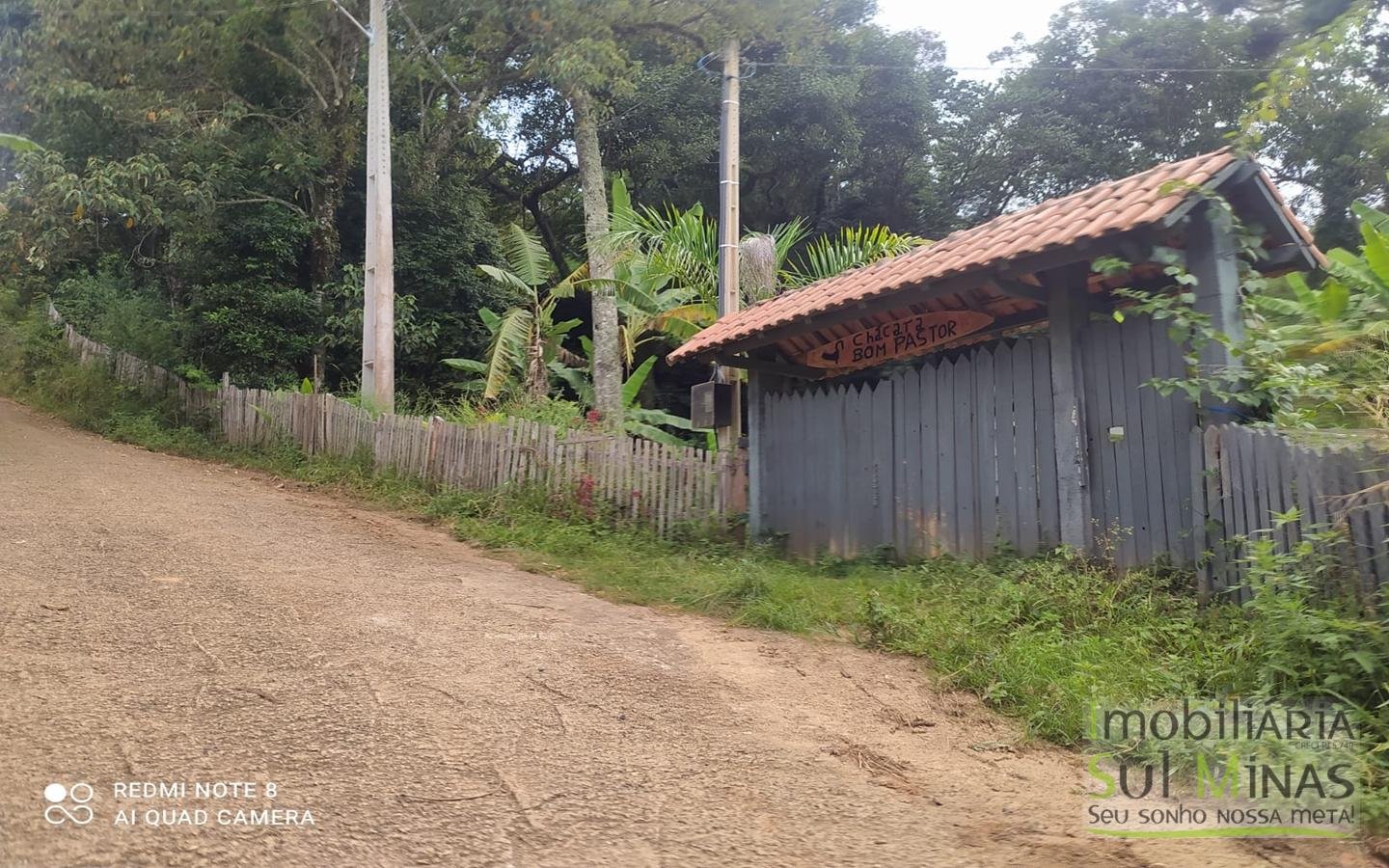 Chácara em Bairro Estruturado de Chácaras no Córrego do Bom Jesus MG COD1917 (37)