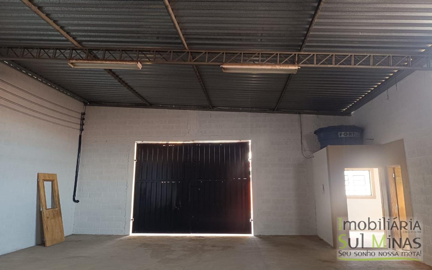 Galpão para Locação Próximo ao Centro em Cambuí MG COD2215 (10) Galpão para Locação Próximo ao Centro em Cambuí MG COD2215 (10)