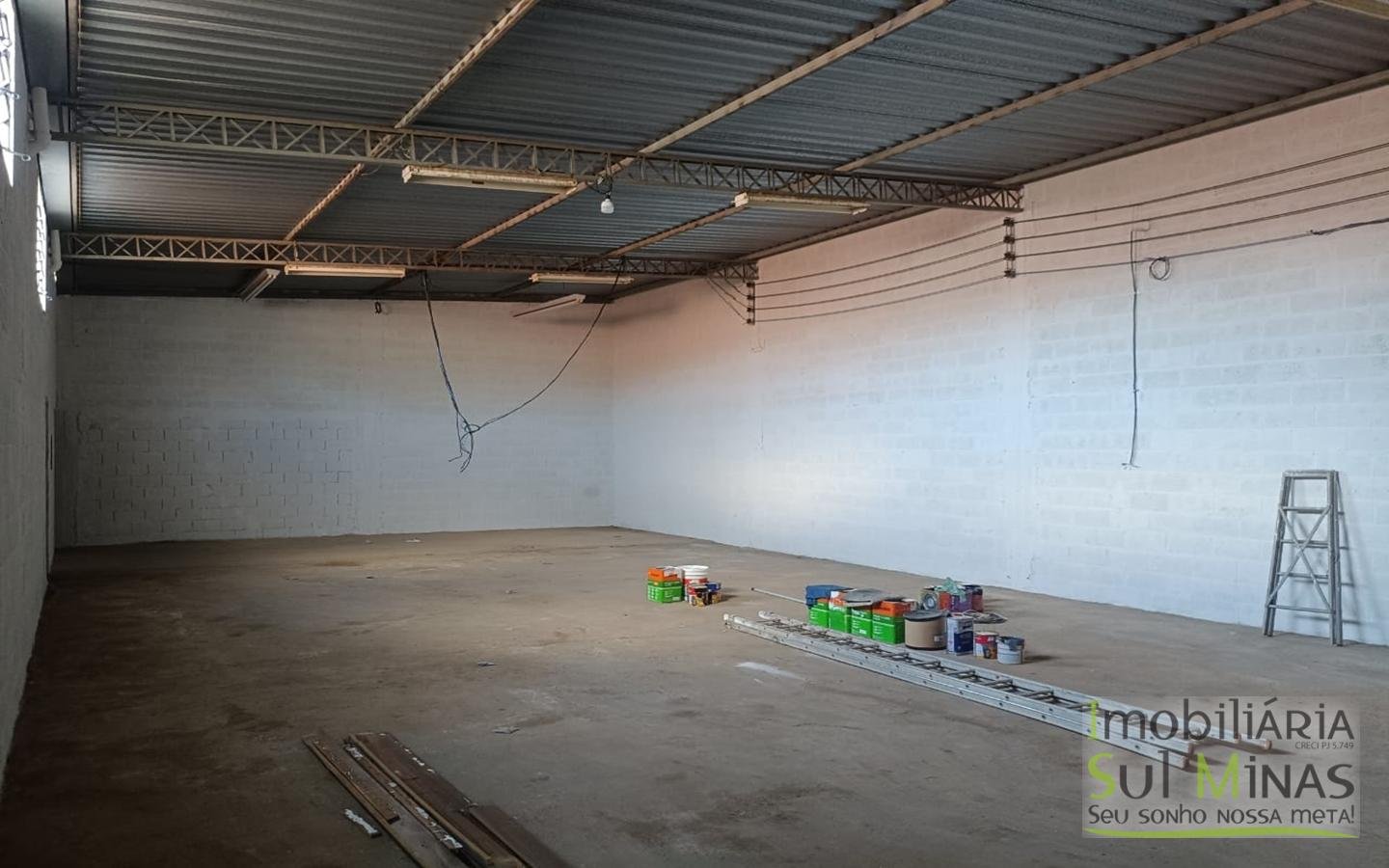 Galpão para Locação Próximo ao Centro em Cambuí MG COD2215 (2)