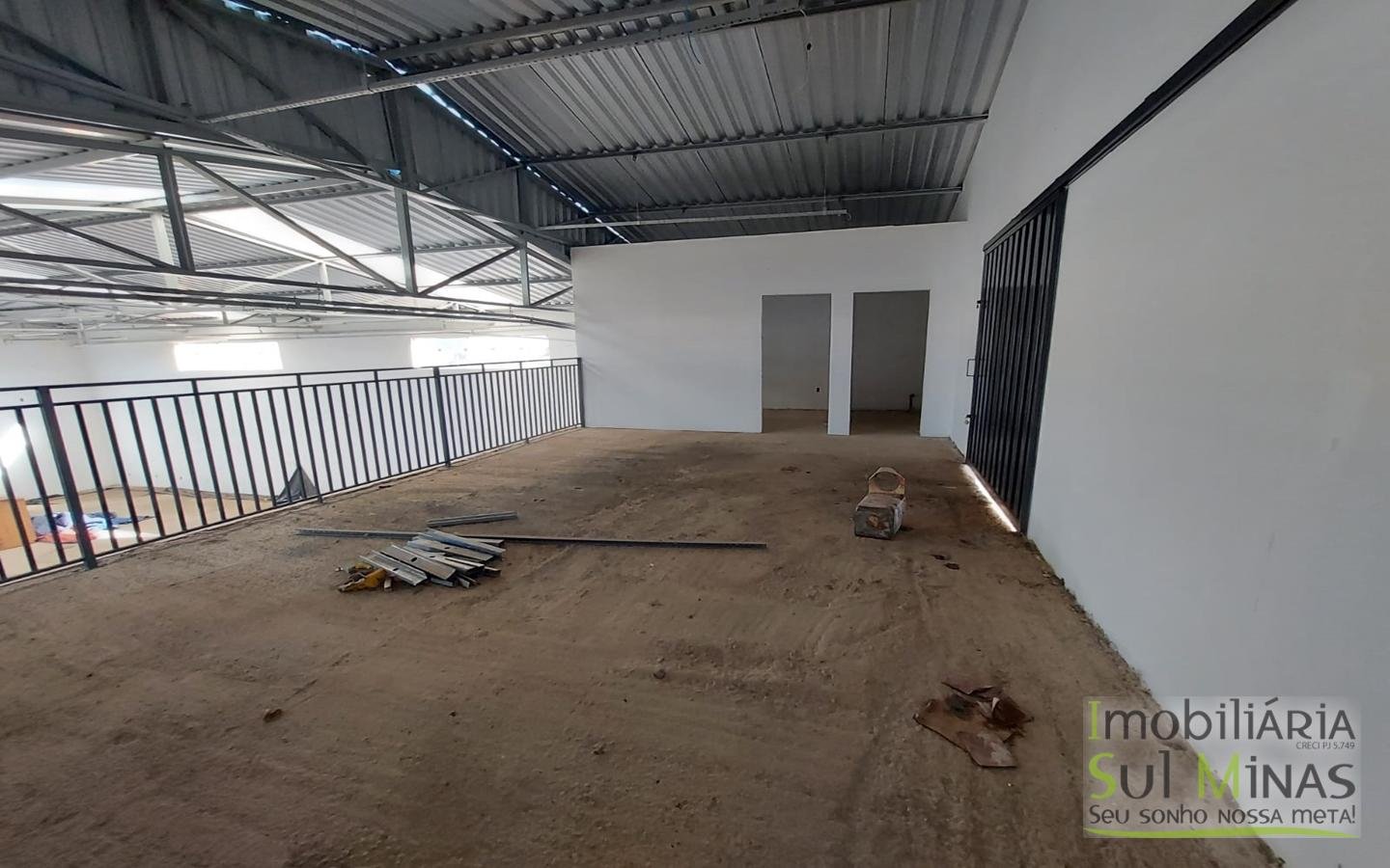 Galpão para Locação com 400 m² a 1km da Fernao Dias Cód. 1757 (2)
