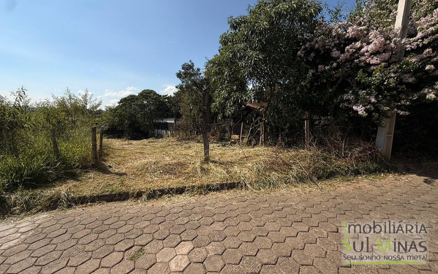 Lote Plano 273m2– Bairro Alto em CambuíMG (3)