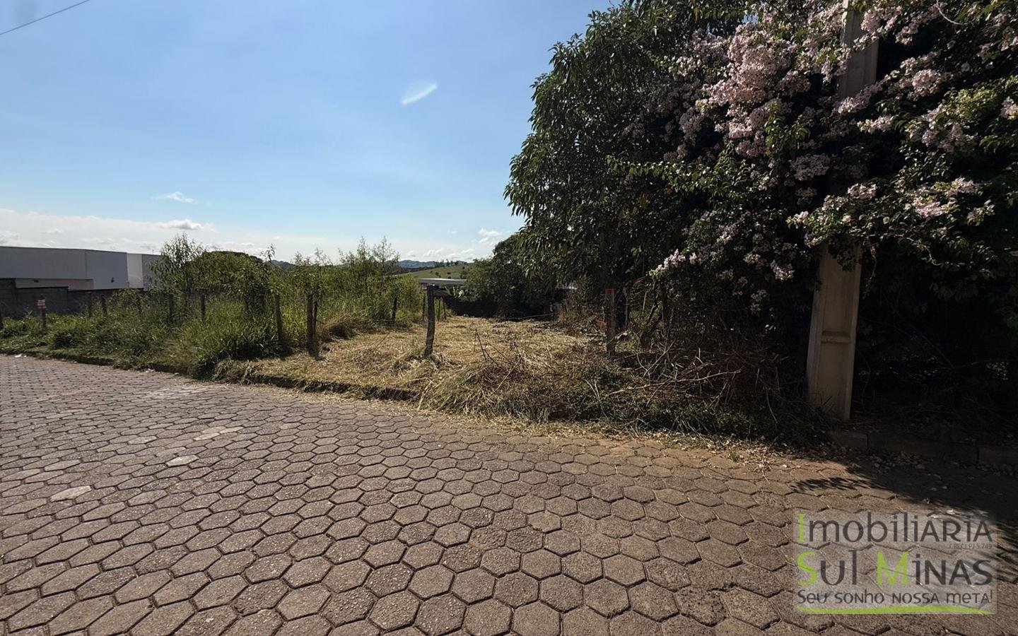 Lote Plano 273m2– Bairro Alto em CambuíMG (7)