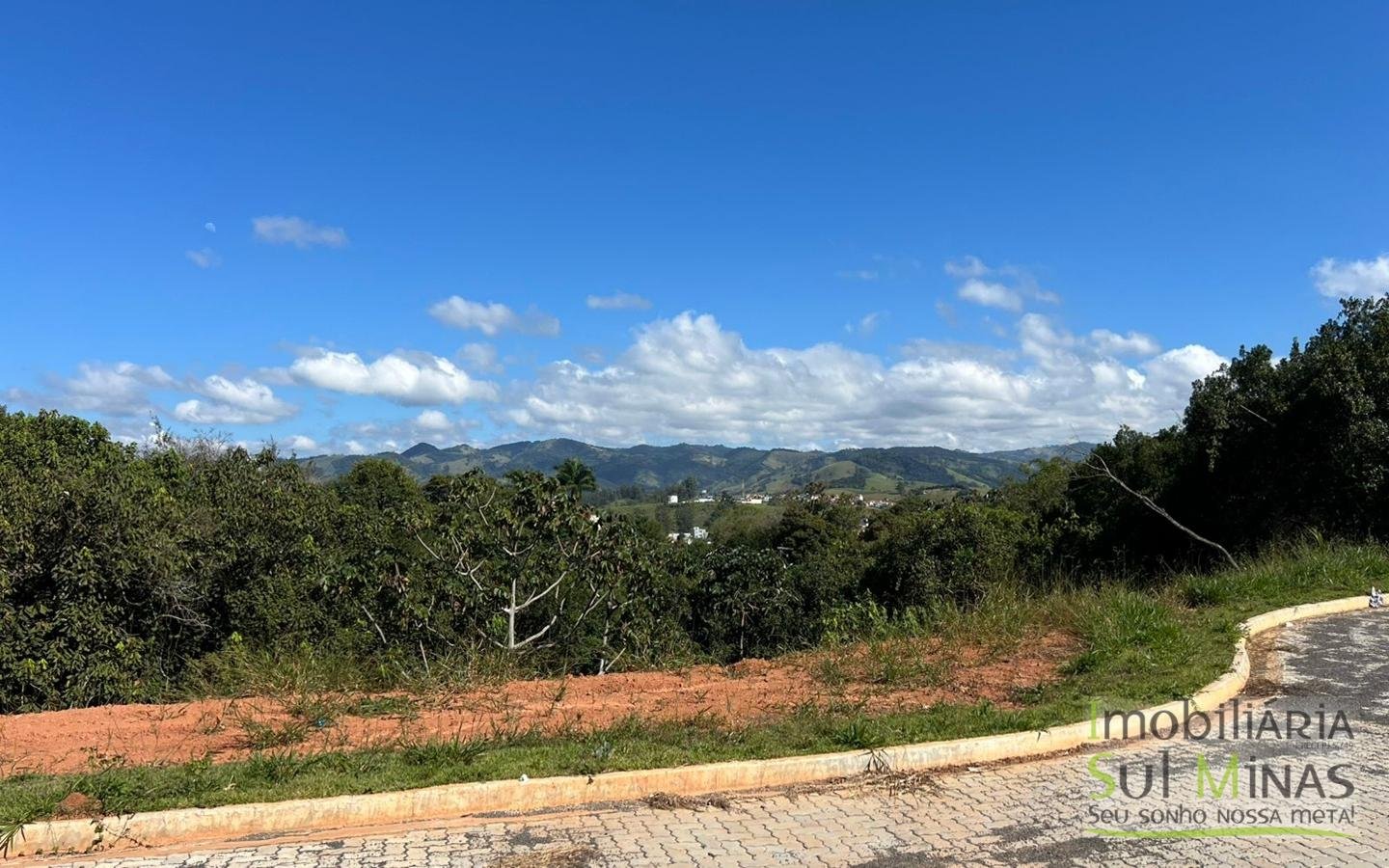 Lote de 272,66m ² à venda no loteamento Ouro Ville em Cambui (5)
