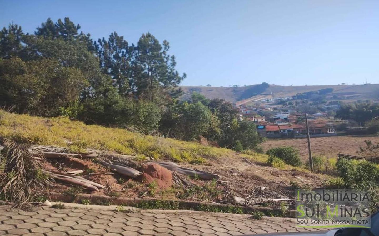 Lote de esquina com 162,5m ² a venda no Córrego do Bom Jesus cod2470 (2)
