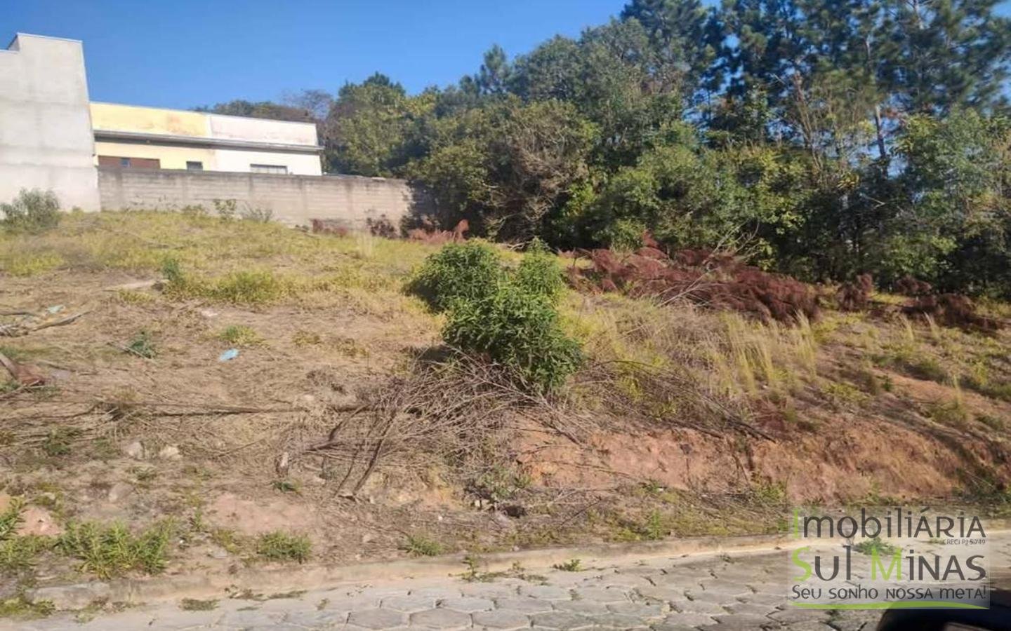 Lote de esquina com 162,5m ² a venda no Córrego do Bom Jesus cod2470 (3)