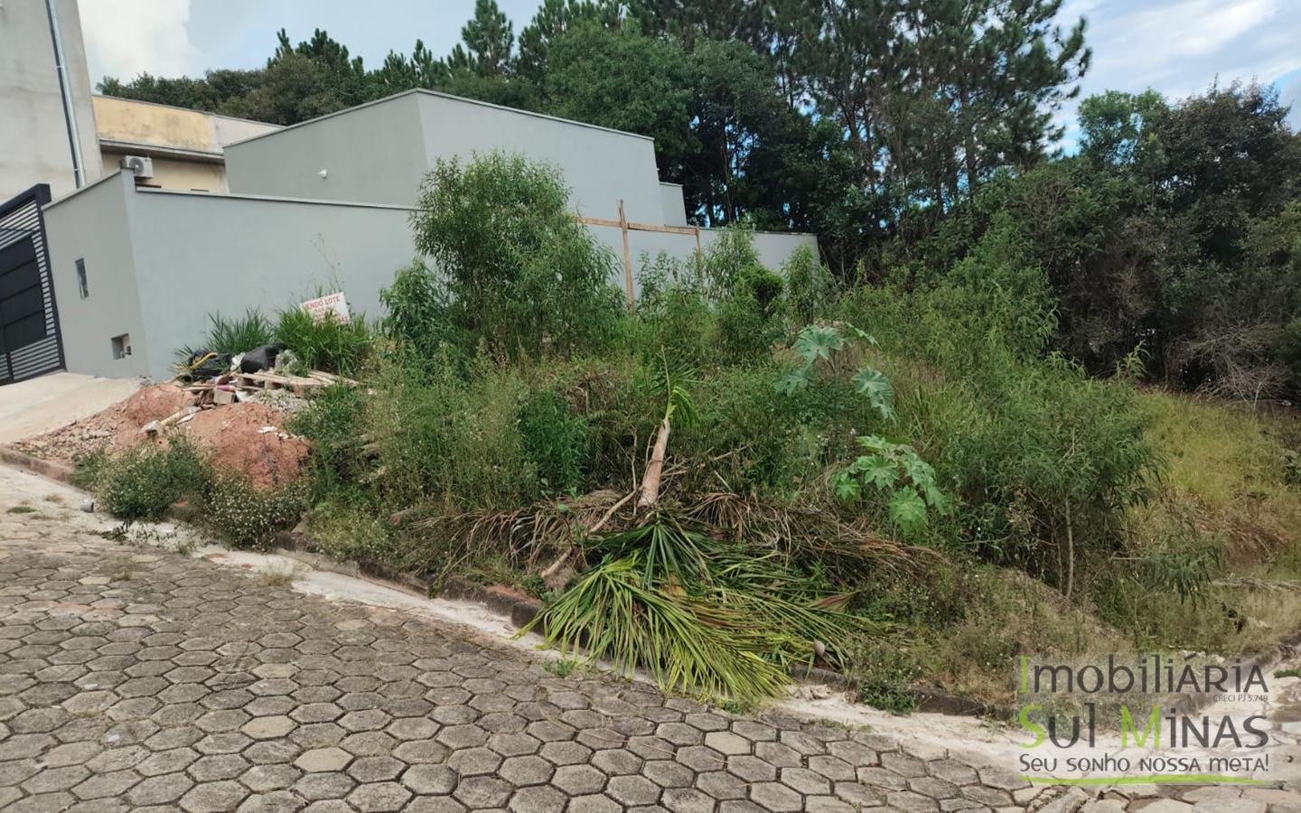 Lote de esquina com 162,5m ² a venda no Córrego do Bom Jesus cod2470 (4)