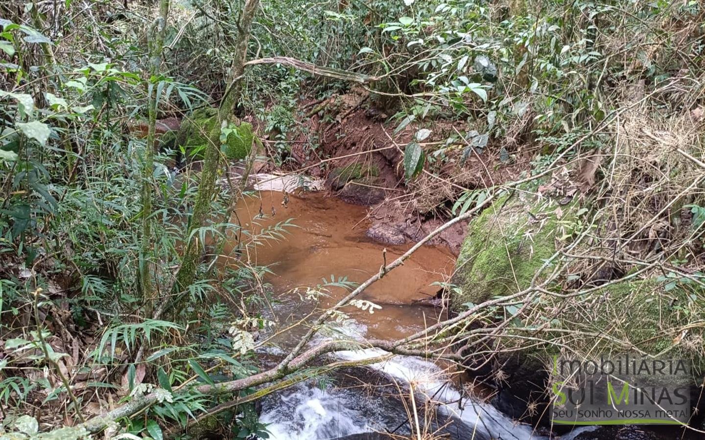 Sítio à Venda em Córrego do Bom Jesus MG Com Cachoeira na Divisa (21)