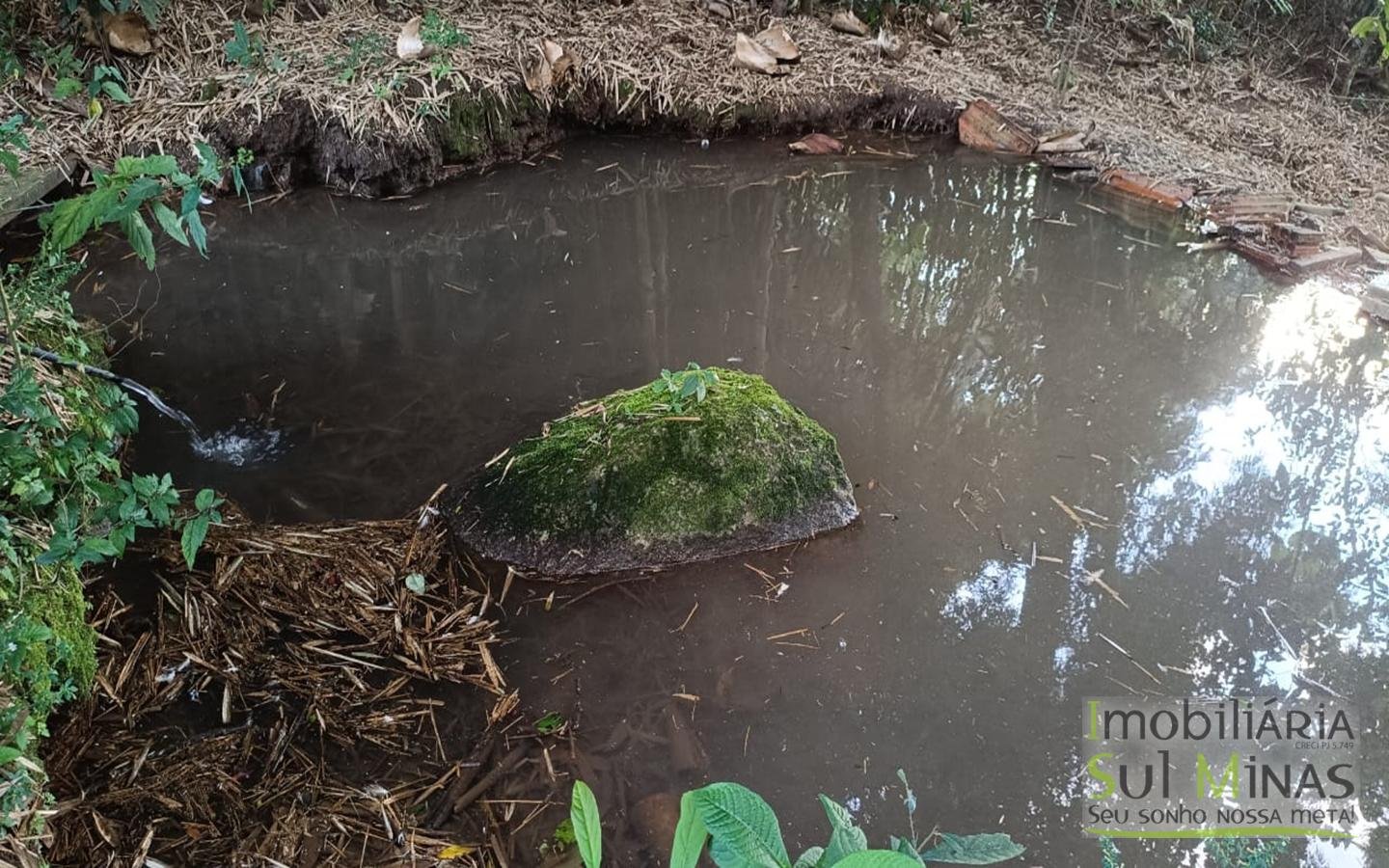 Sítio à Venda em Córrego do Bom Jesus MG Com Cachoeira na Divisa (31)
