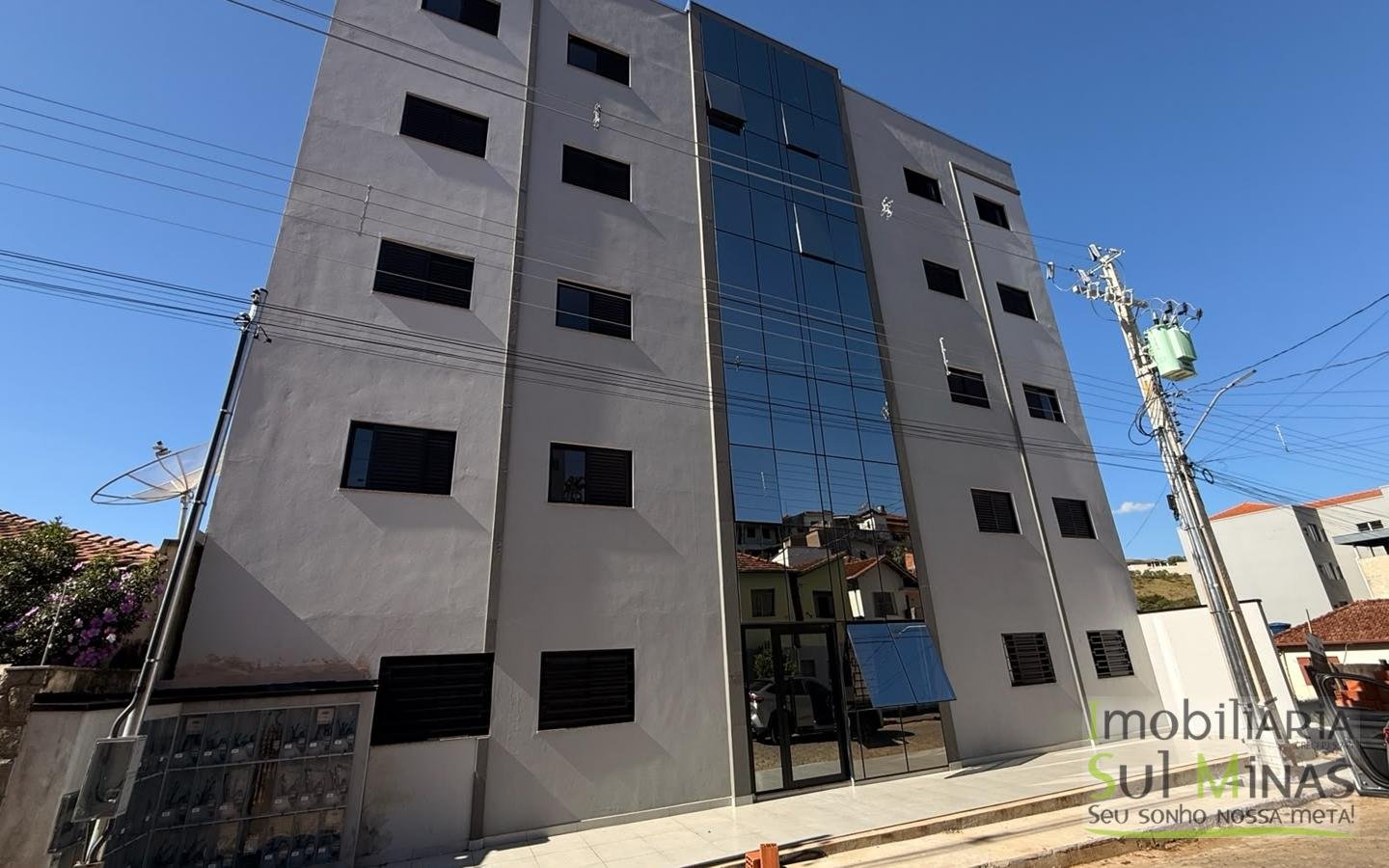 Apartamento Amplo À Venda no Centro de Cambuí MG – 88 m² – Alto Padrão – 3 quartos COD2374 Apartamento Amplo À Venda no Centro de Cambuí MG – 88 m² – Alto Padrão – 3 quartos COD2374