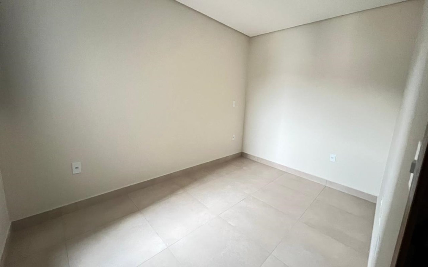 Apartamento Espaçoso à Venda em CambuíMG – 75m² cod2493 (1) Apartamento Espaçoso à Venda em CambuíMG – 75m² cod2493 (1)