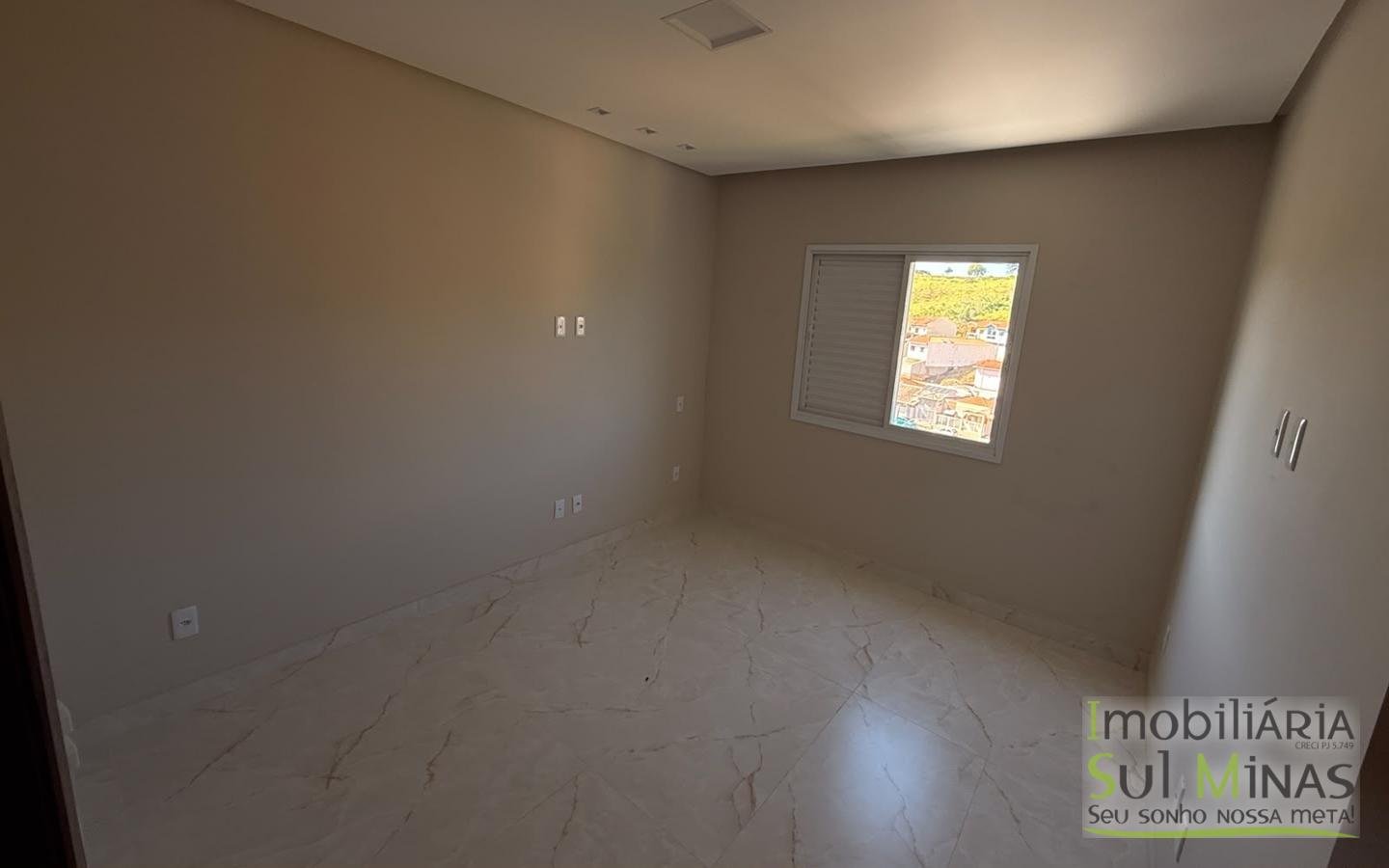 Apartamento Novo Localizado no Centro À Venda em Cambuí MG cod2460 (1)