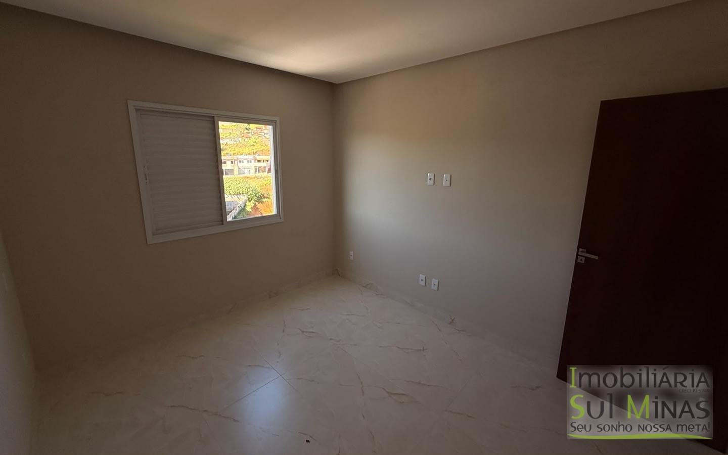 Apartamento Novo Localizado no Centro À Venda em Cambuí MG cod2460 (2)