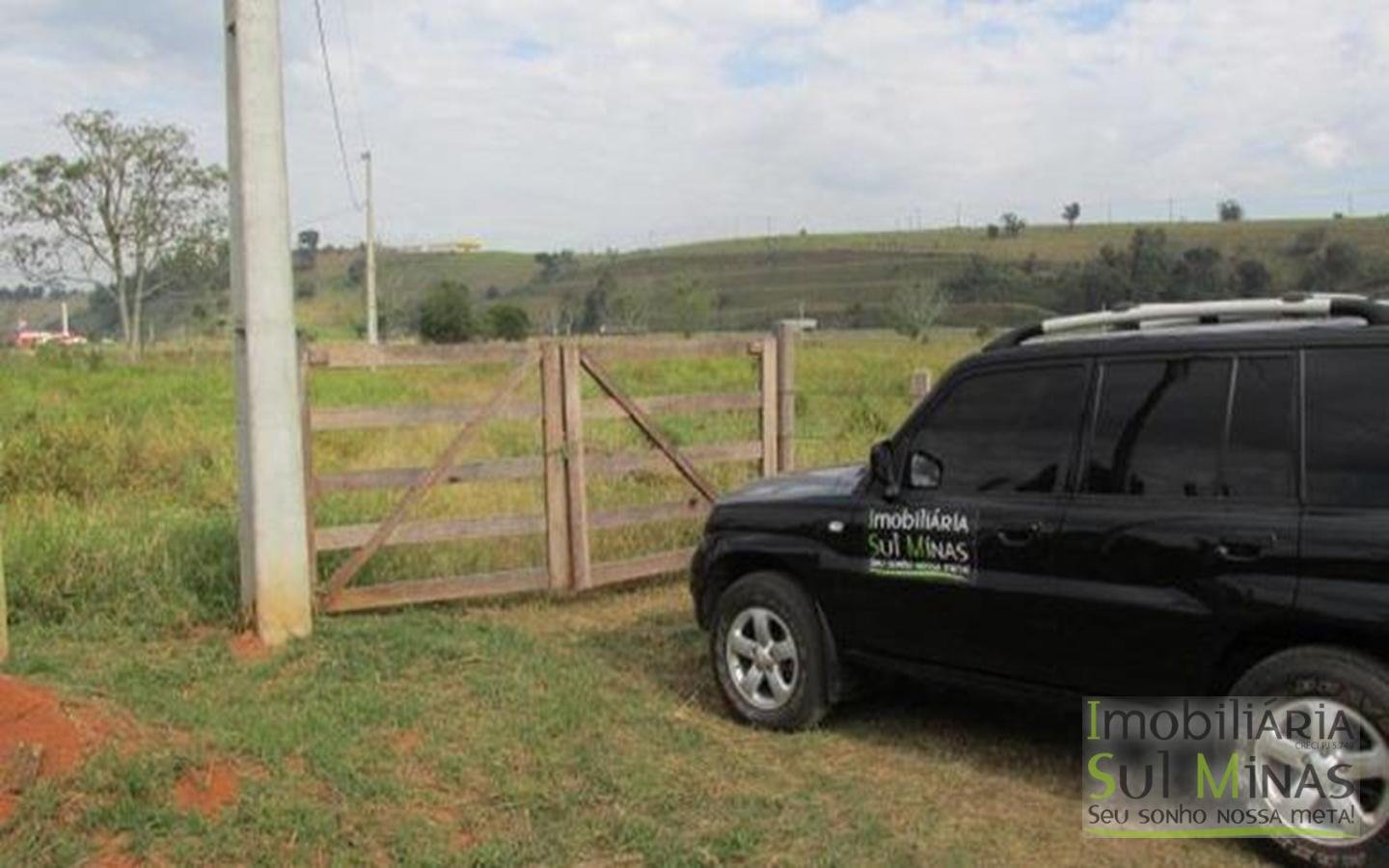 Área Industrial Plana com 30.000m² Cod 391 (9)