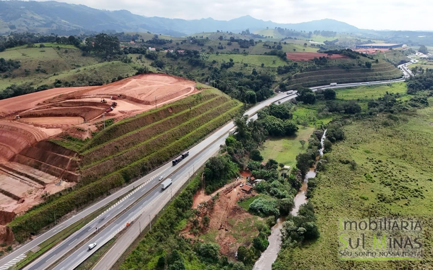 Área Industrial à Venda no Sul de Minas – 62.000 m² de Platô Pronto na rotatória (4)