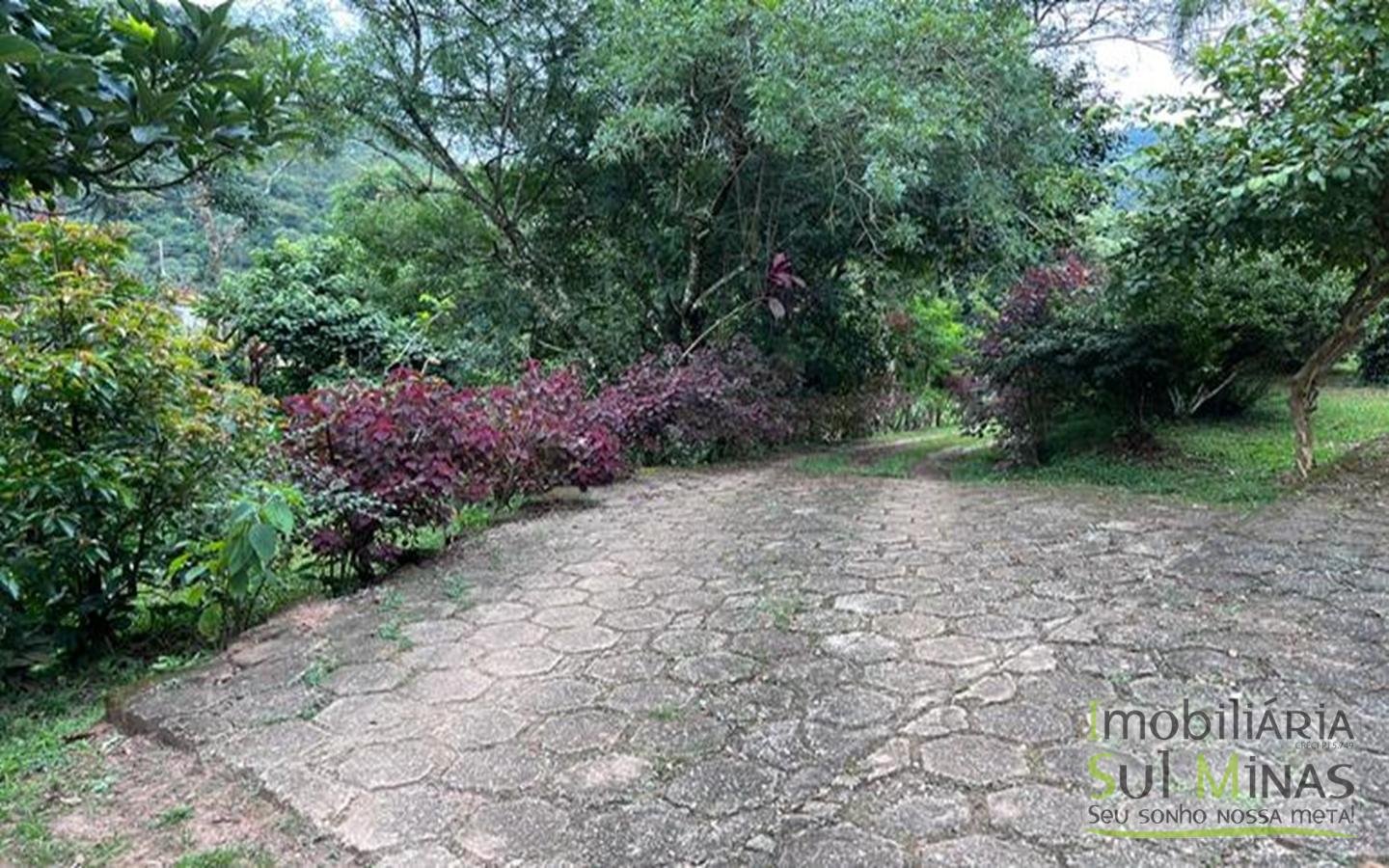 Área Industrial com 106.919 m2 em Camanducaia MG nas margens da rodovia Fernão Dias Cód (8)