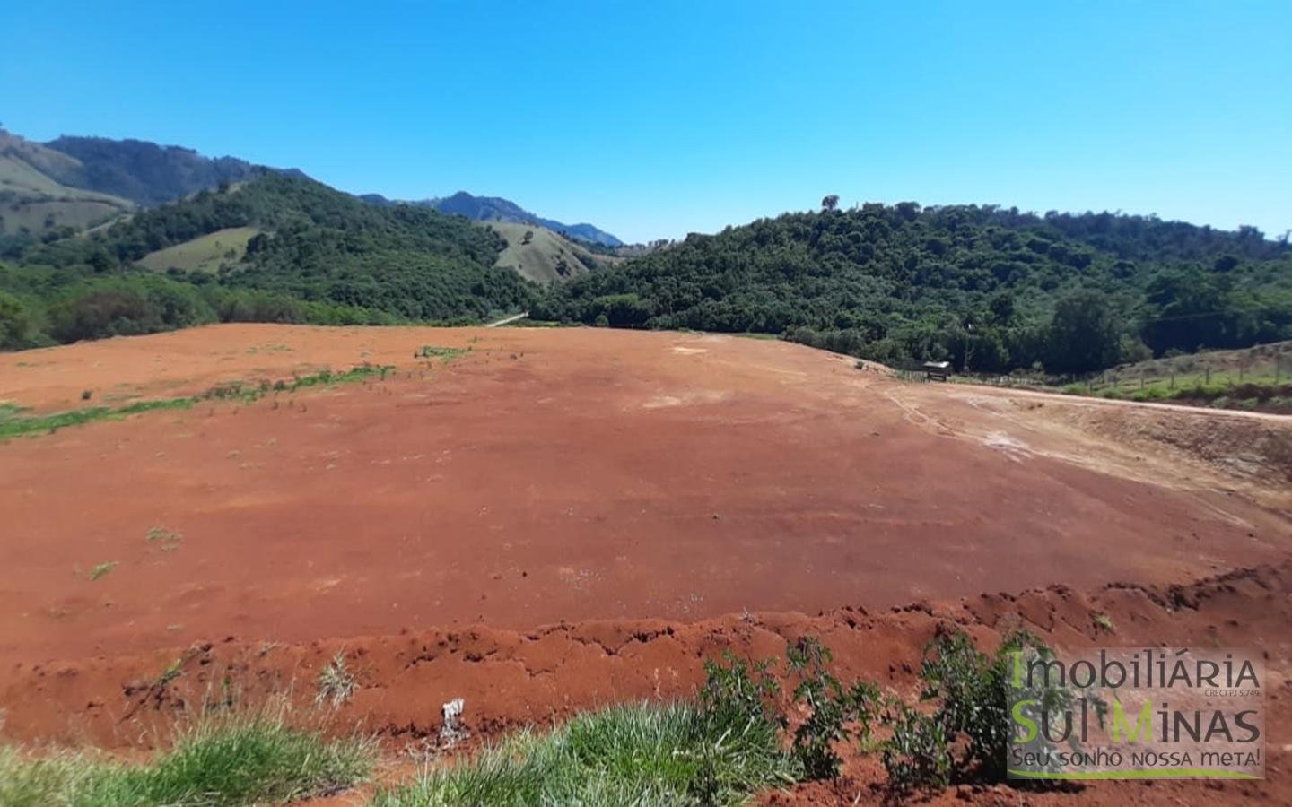 Área Industrial com 24.000 m² com 3 platôs Cod 1258 (3)