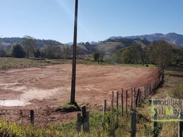 Área a venda de 6.000 m² em Cambuí (1)