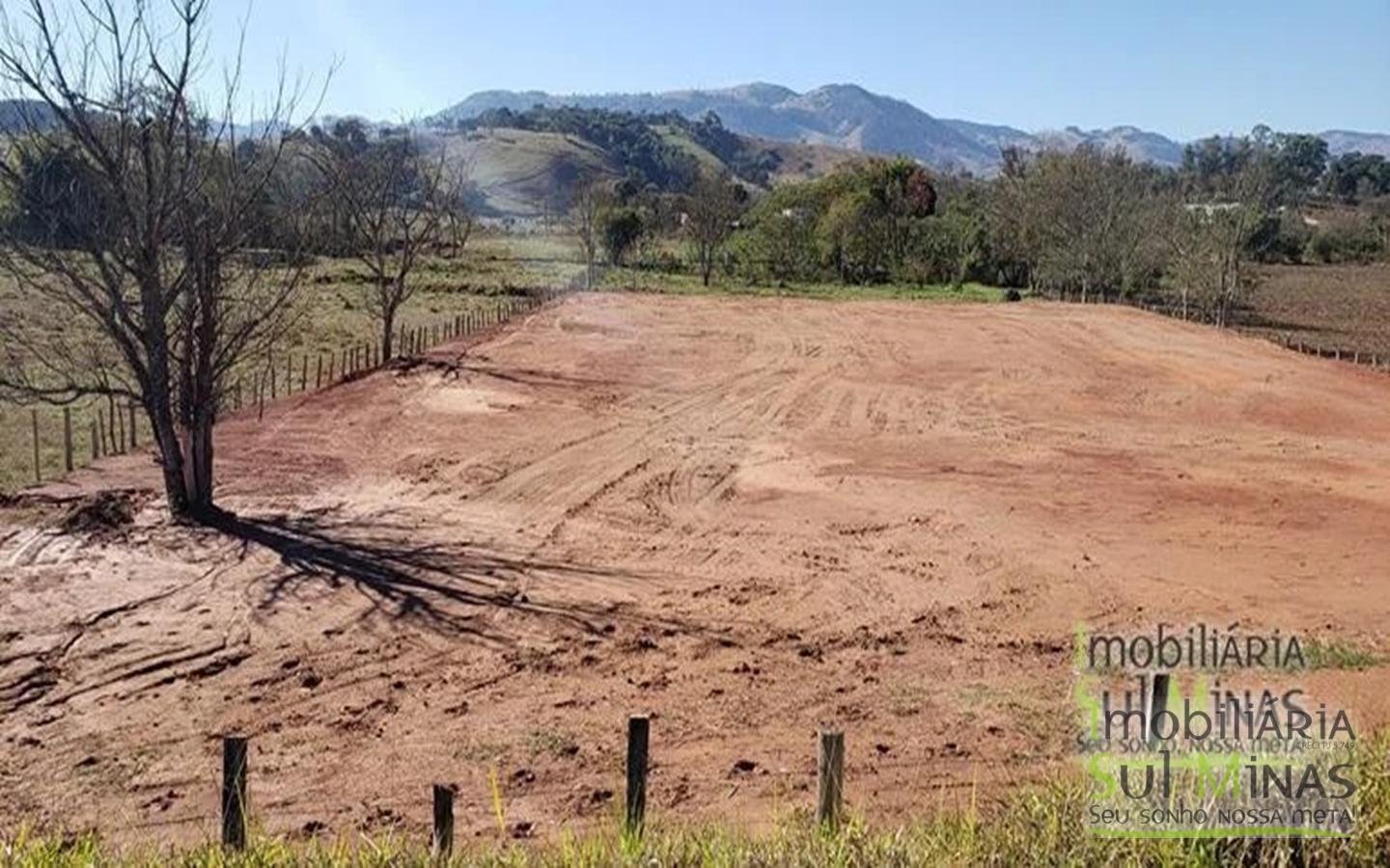 Área a venda de 6.000 m² em Cambuí (3)