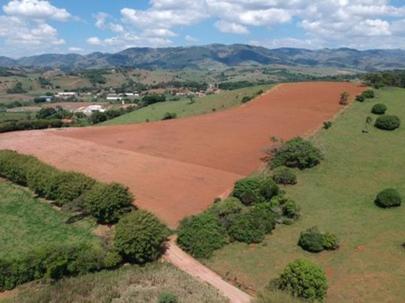 Área industrial de 145.200 m² a venda em Cambuí MG Cod. 1384 (7)