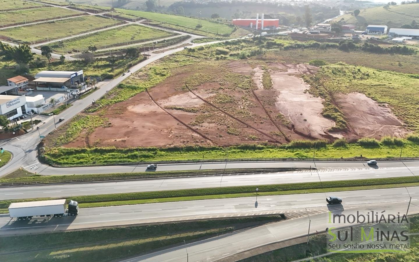 Área industrial de 73.000 m² À Venda em Pouso AlegreMG cod2487 (1)