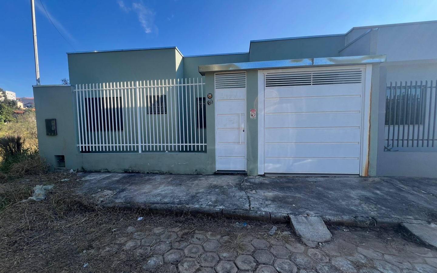 Casa Aconchegante com 3 Quartos em Ótima Localização À Venda em Cambuí MGcod2491 (14) Casa Aconchegante com 3 Quartos em Ótima Localização À Venda em Cambuí MGcod2491 (14)