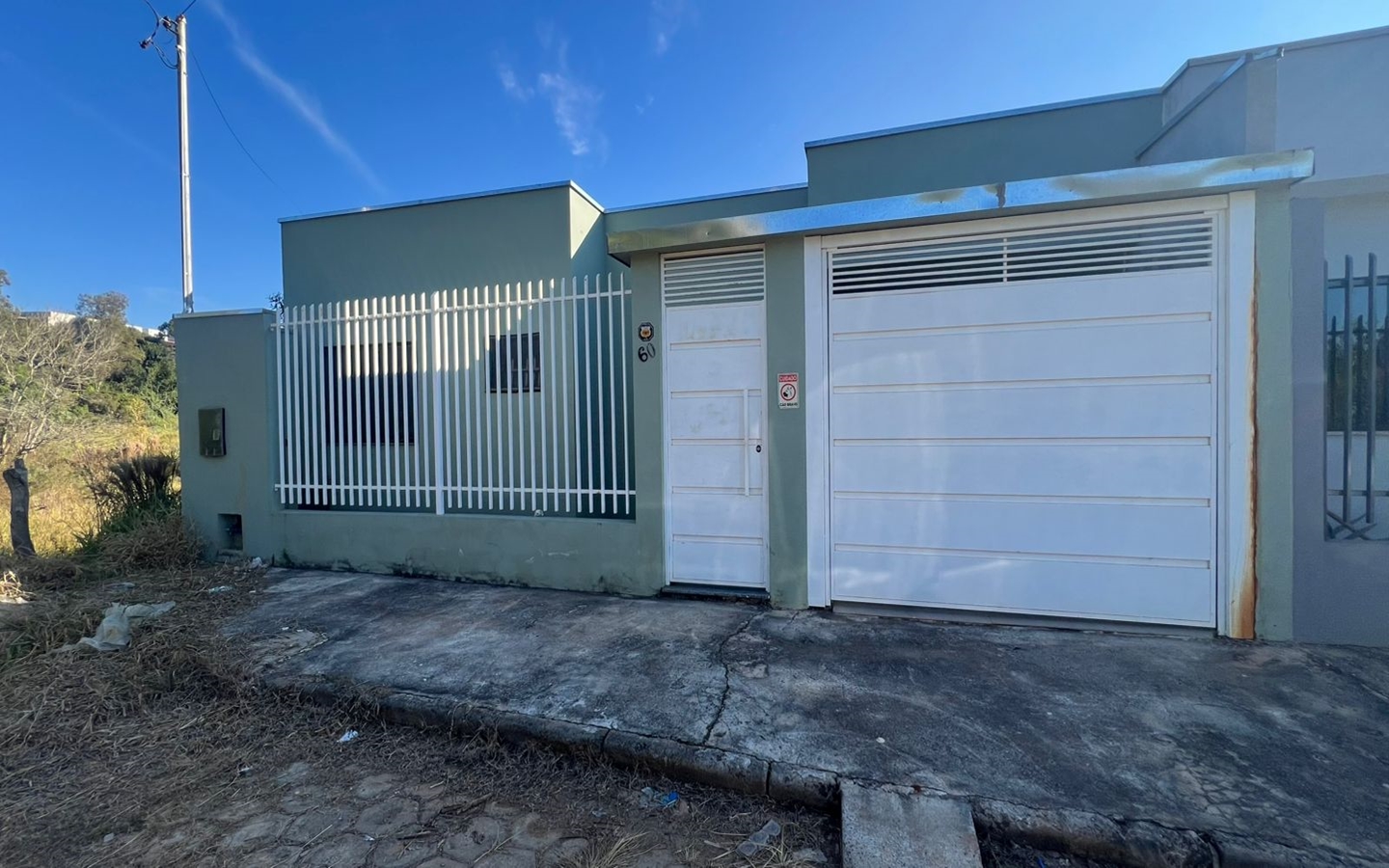 Casa Aconchegante com 3 Quartos em Ótima Localização À Venda em Cambuí MGcod2491 (15) Casa Aconchegante com 3 Quartos em Ótima Localização À Venda em Cambuí MGcod2491 (15)