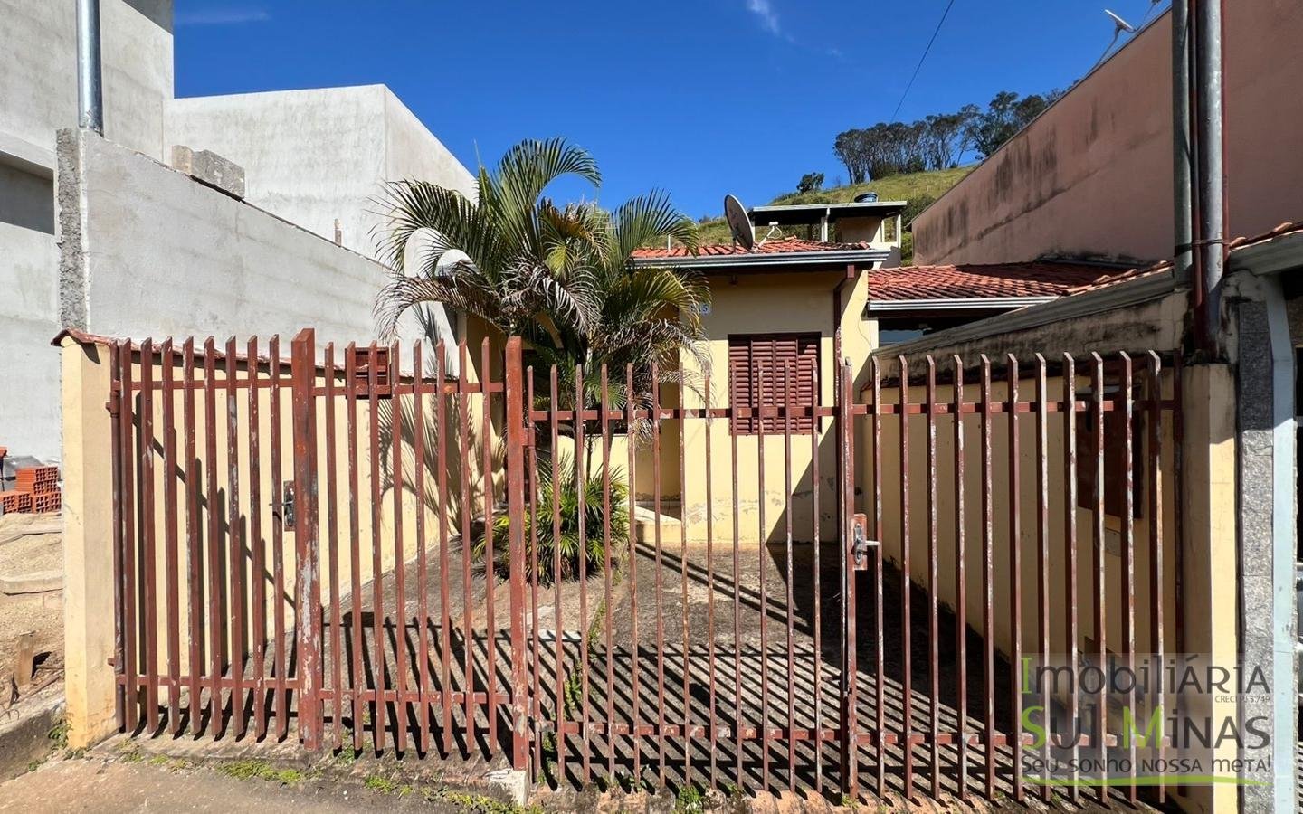 Casa Plana Próxima ao Centro de Cambuí MG À Venda COD2475 (1) Casa Plana Próxima ao Centro de Cambuí MG À Venda COD2475 (1)
