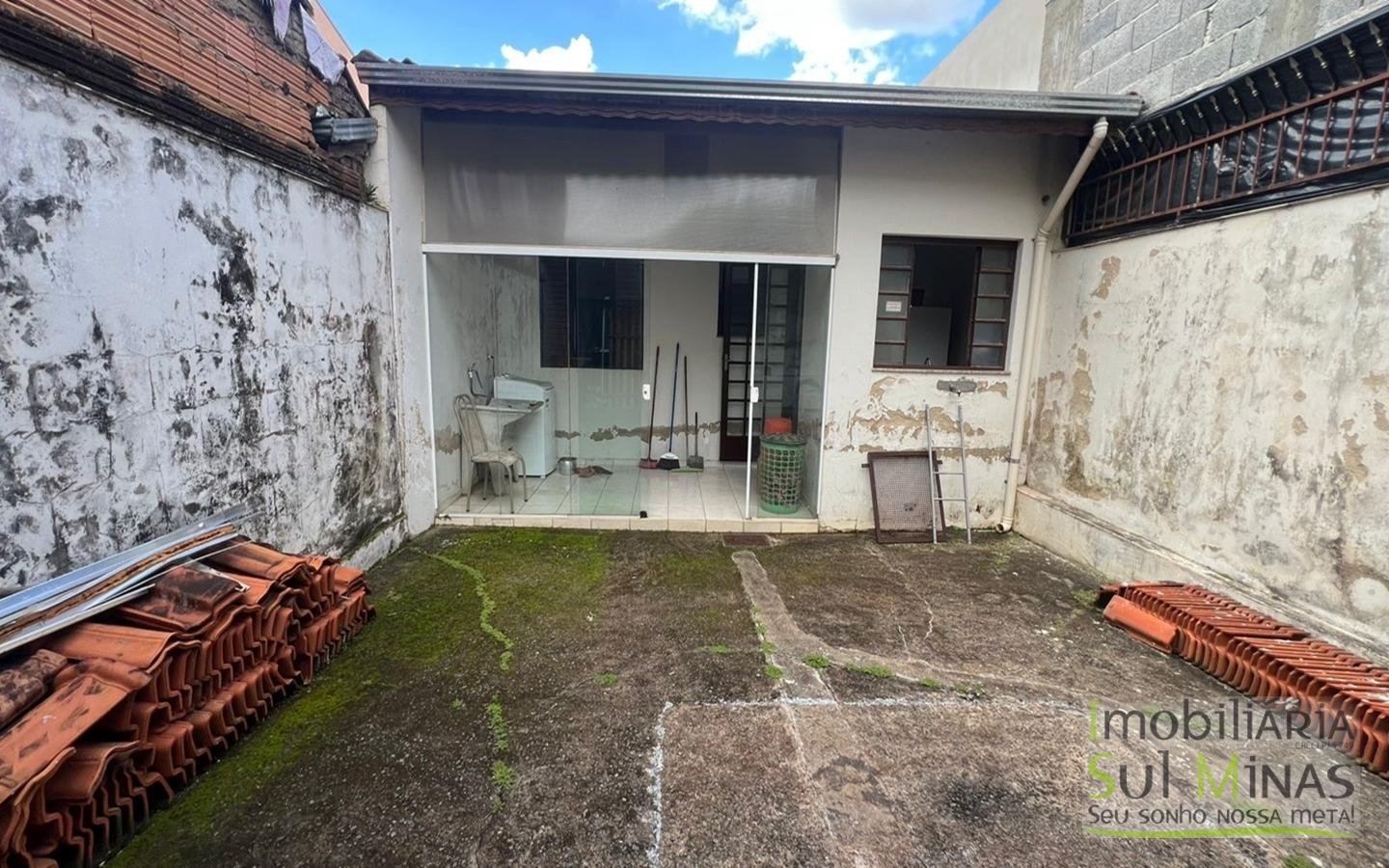 Casa Plana Próxima ao Centro de Cambuí MG À Venda COD2475 (1)