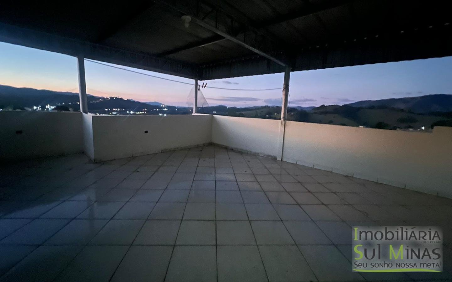 Casa com Terraço Privativo para Locação em CambuíMGcod2478 (14)