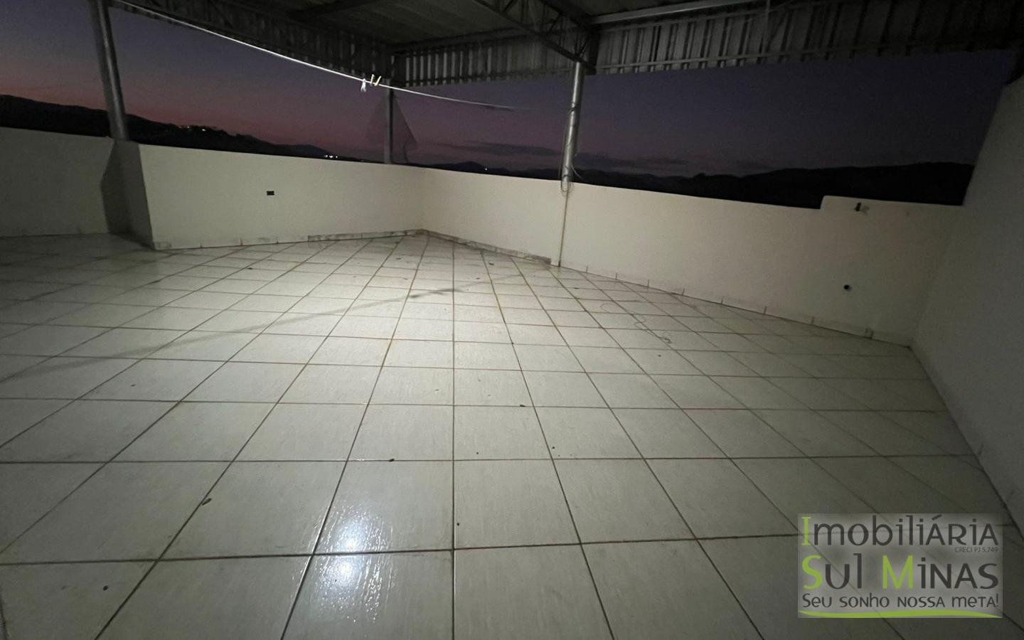 Casa com Terraço Privativo para Locação em CambuíMGcod2478 (2)