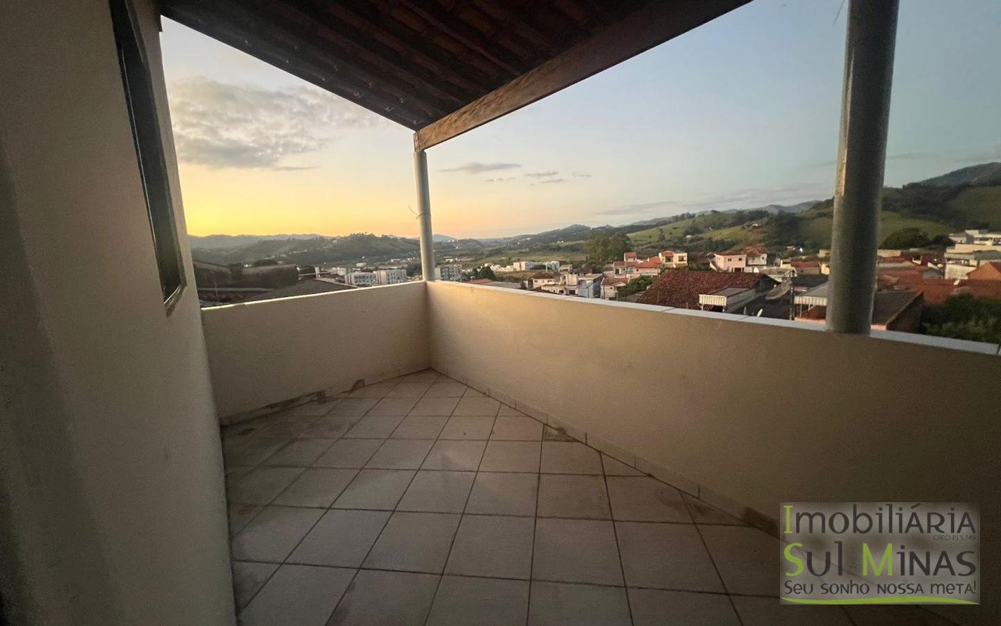 Casa com Terraço Privativo para Locação em CambuíMGcod2478 (3)