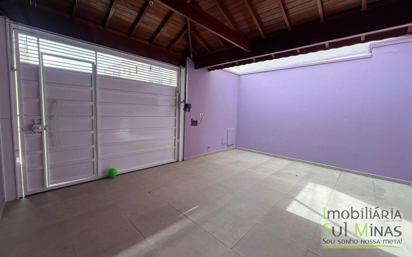 Casa plana com área de lazer a venda em Cambui MG cod2488 (12)
