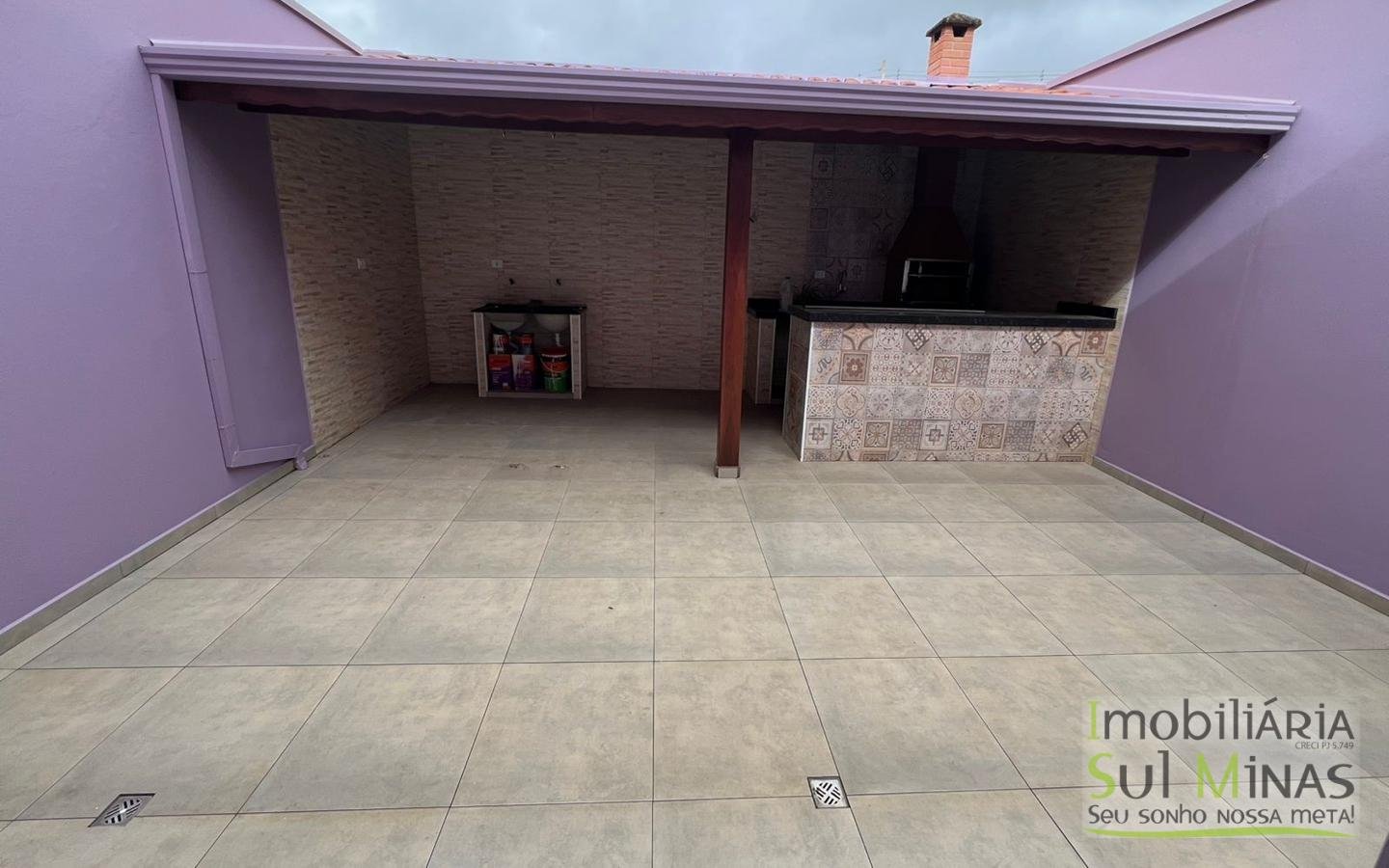 Casa plana com área de lazer a venda em Cambui MG cod2488 (14)