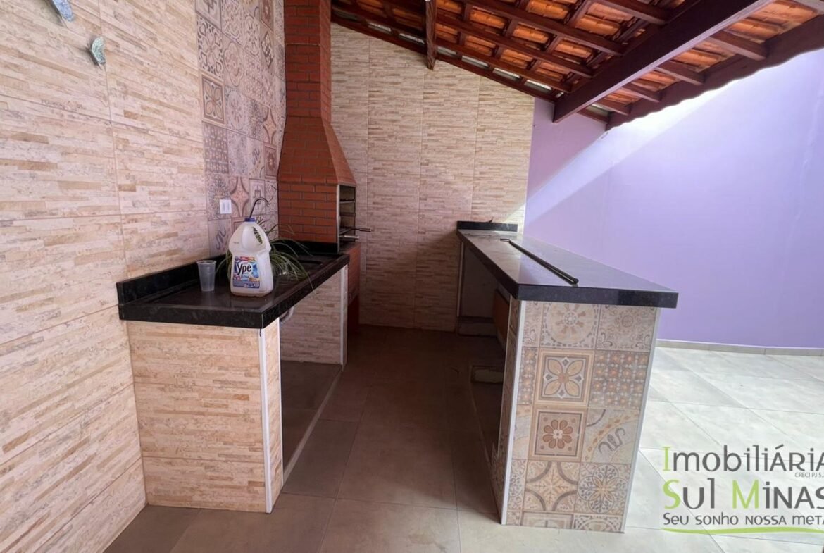 Casa plana com area de lazer a venda em Cambui MG cod2488 16