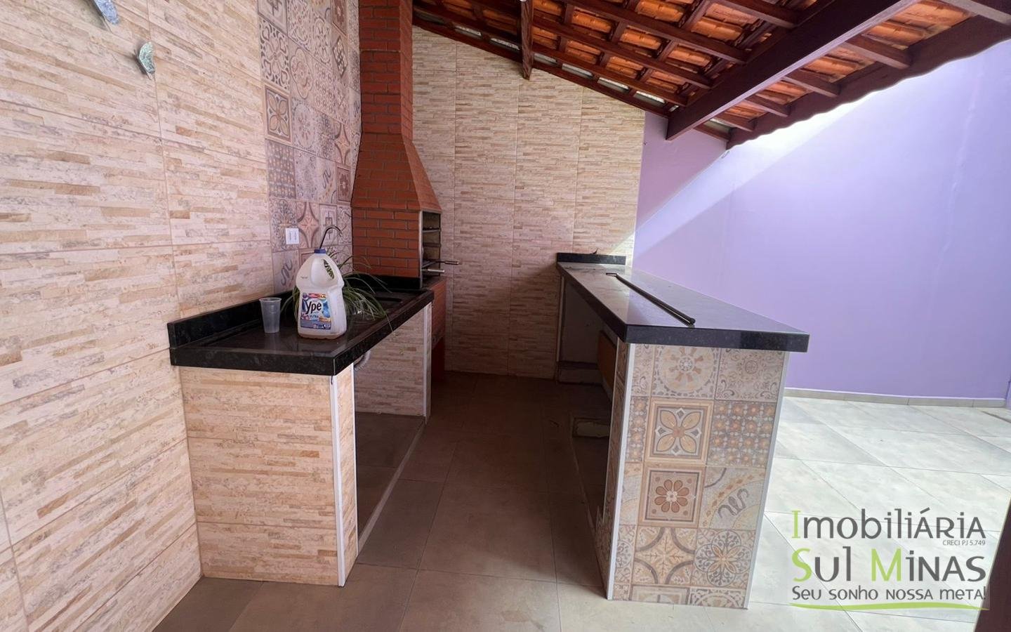 Casa plana com área de lazer a venda em Cambui MG cod2488 (16)