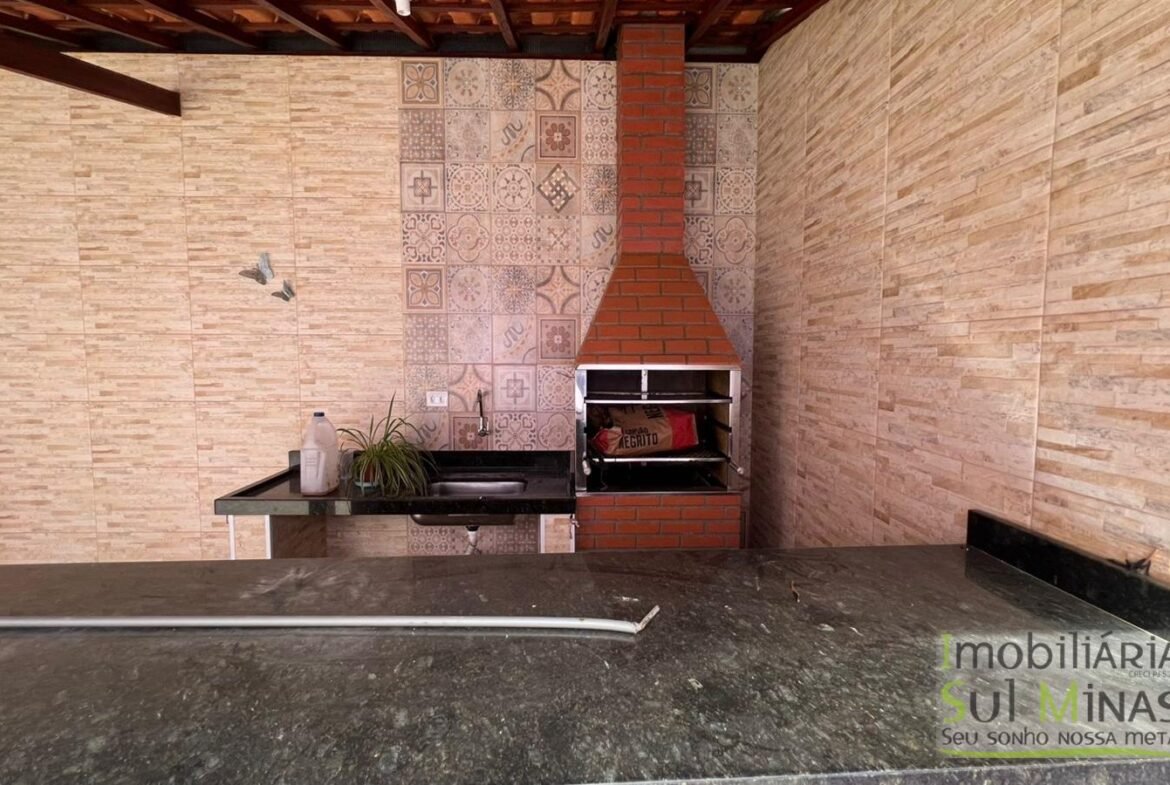 Casa plana com area de lazer a venda em Cambui MG cod2488 17