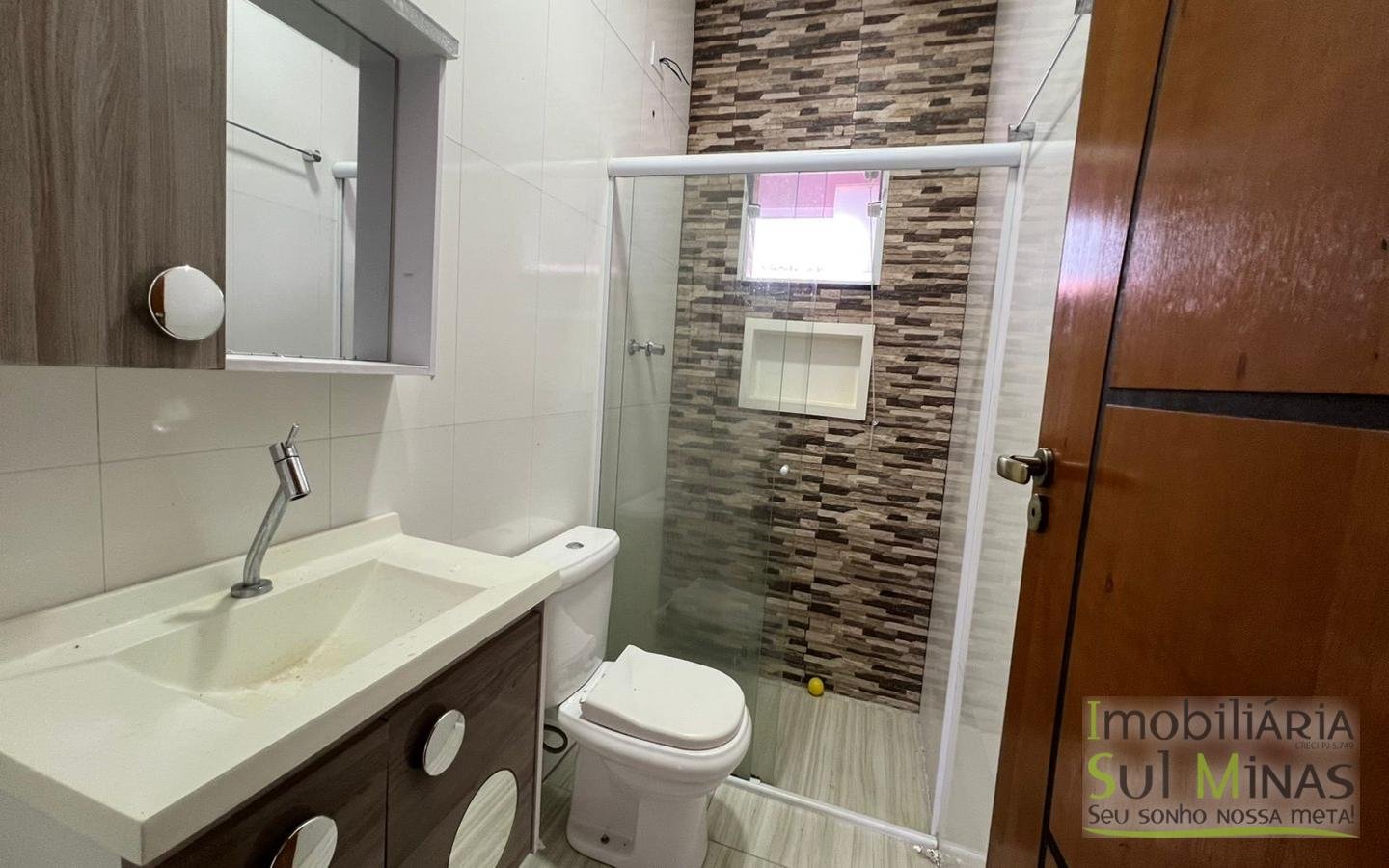 Casa plana com área de lazer a venda em Cambui MG cod2488 (5)