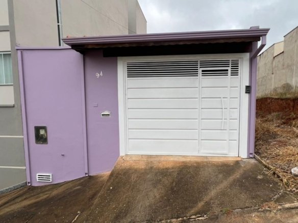Casa plana com área de lazer a venda em Cambui MG cod2488