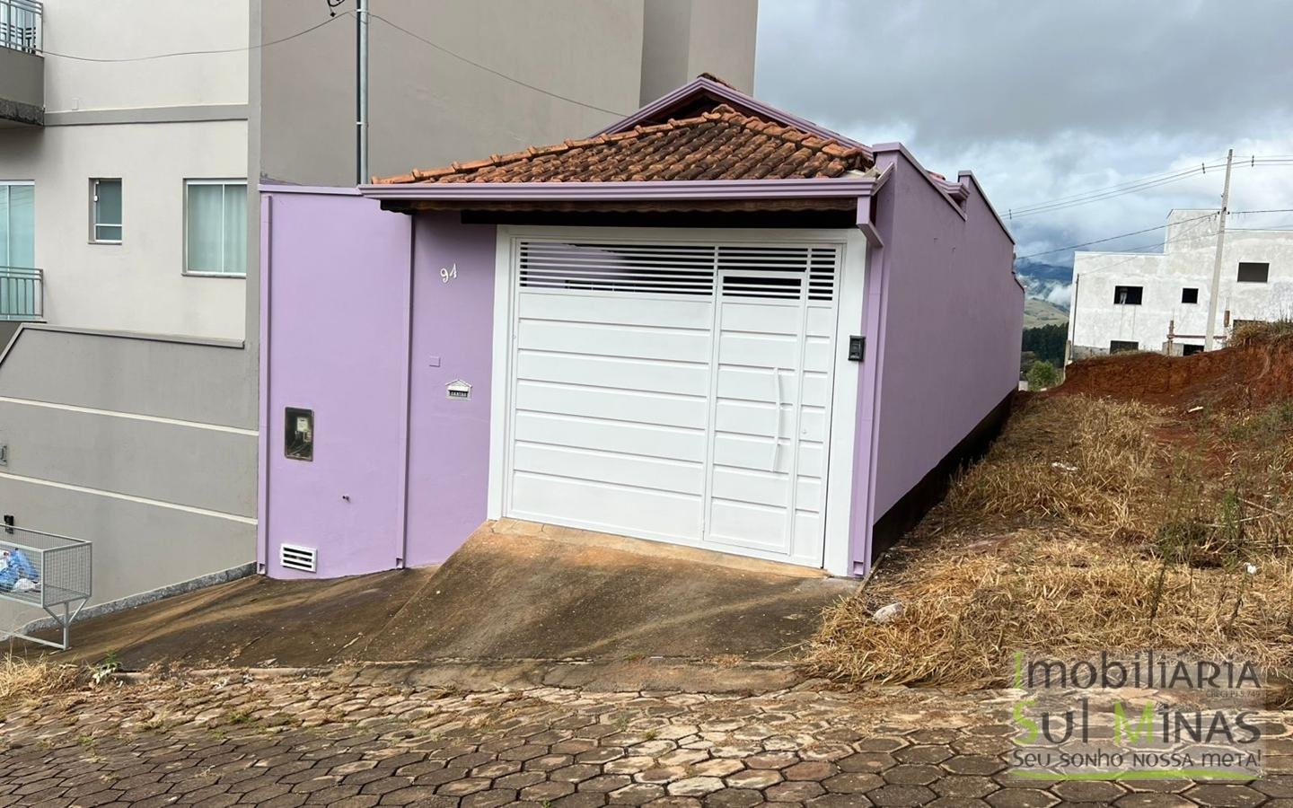 Casa plana com área de lazer a venda em Cambui MG cod2488 (7)