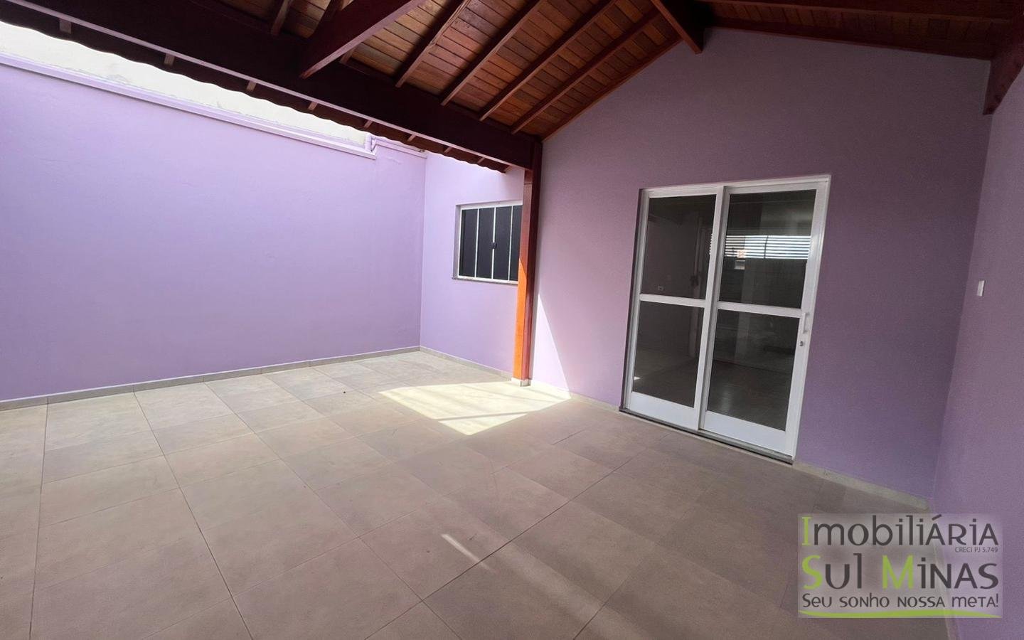 Casa plana com área de lazer a venda em Cambui MG cod2488 (8)