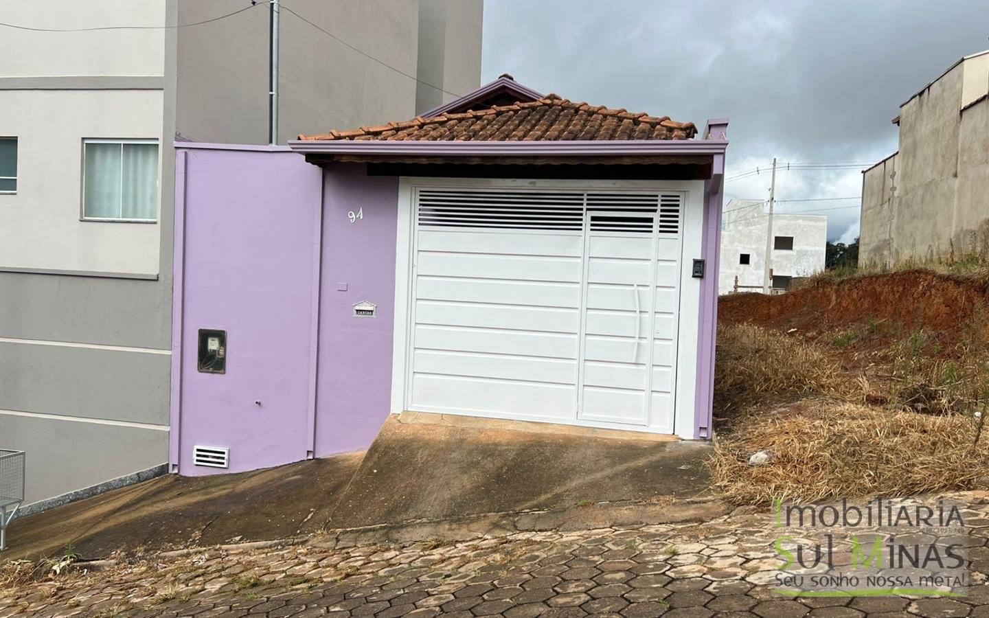 Casa plana com área de lazer a venda em Cambui MG cod2488 (9)