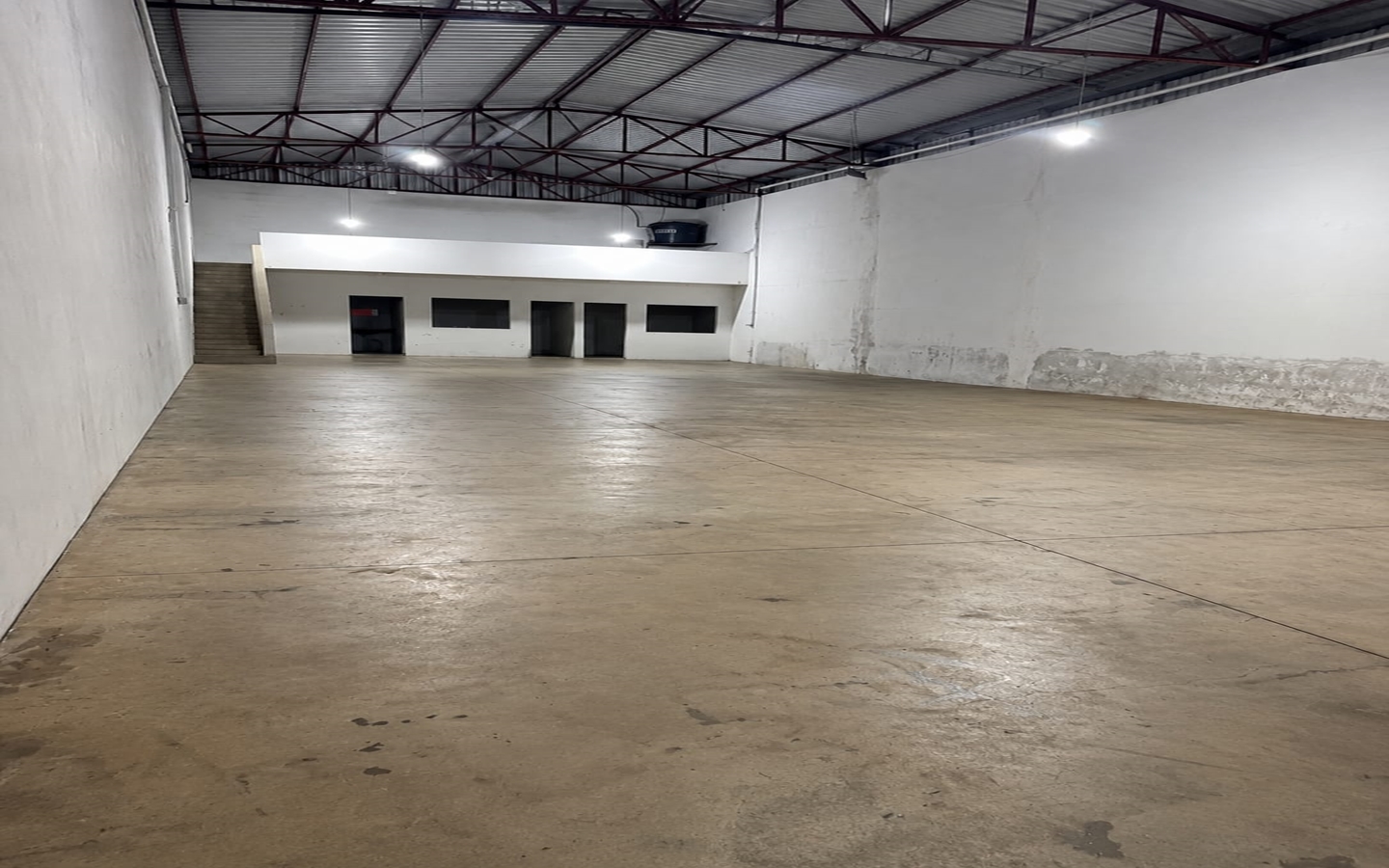Galpão Com 400m² Em Ótima Localização Para Locação em Cambuí MG COD2381