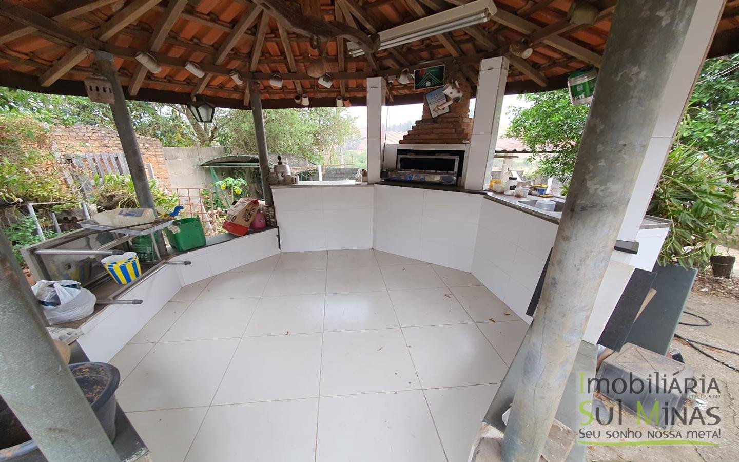 Galpão Comercial para Locação com duas Casas em Cambuí MG (1)