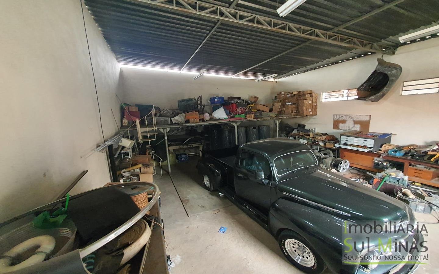 Galpão Comercial para Locação com duas Casas em Cambuí MG (2)
