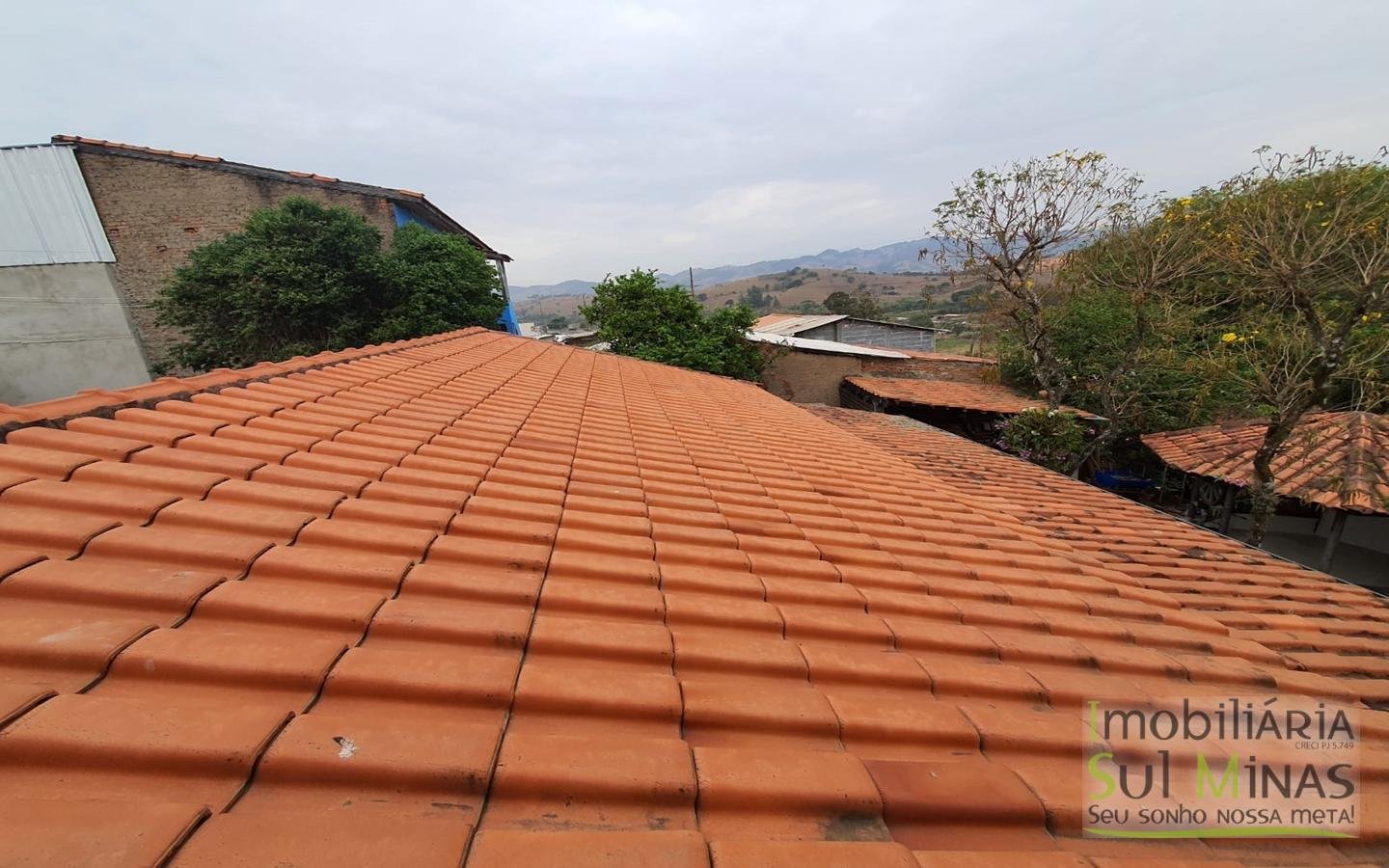 Galpão Comercial para Locação com duas Casas em Cambuí MG (7)
