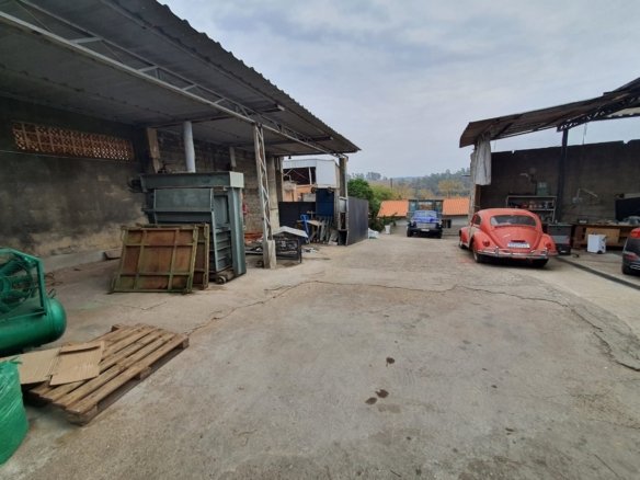 Galpão Comercial para Locação com duas Casas em Cambuí MG (8)