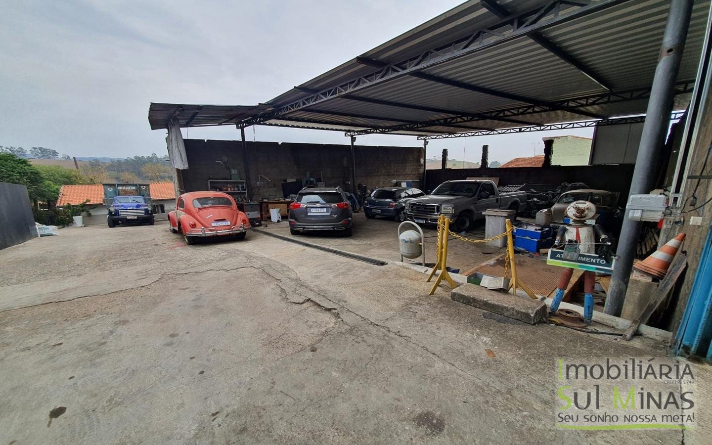 Galpão Comercial para Locação com duas Casas em Cambuí MG (9)