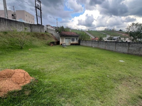 Lote Plano de 275m ² em Condomínio Fechado À Venda em Cambuí MG cod2474 (1)