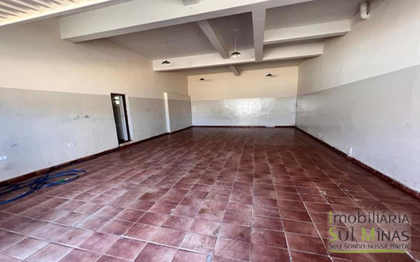 Ponto comercial de 80 metros quadrados Para Locação em Cambuí MG Cód. 1696 (2)