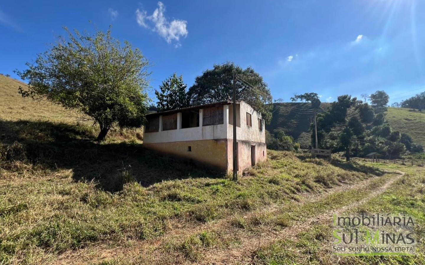 Sítio à Venda em CamanducaiaMG – 107.000 m² cod2476 (12)